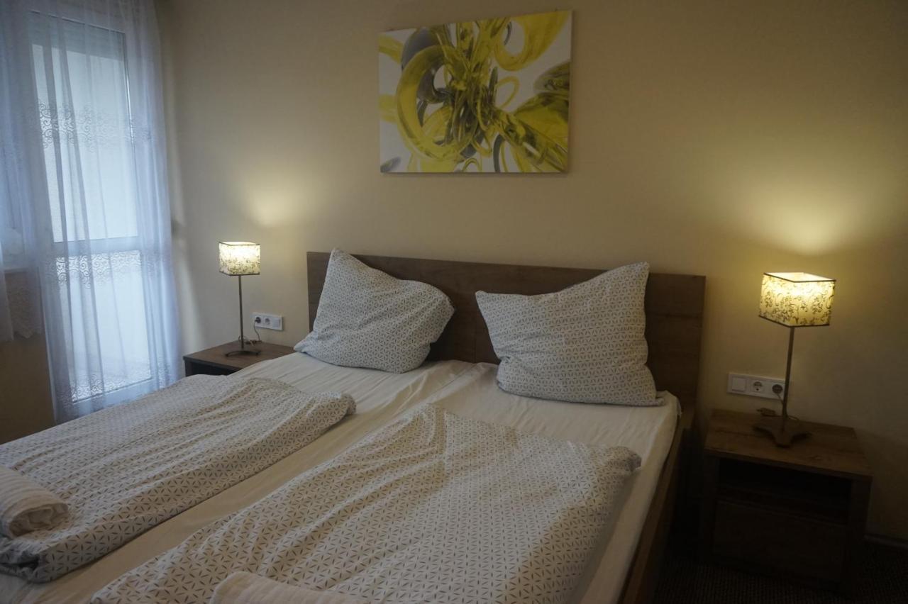 Hotel Ajka Uezlethaz Panzio Ajka Экстерьер фото