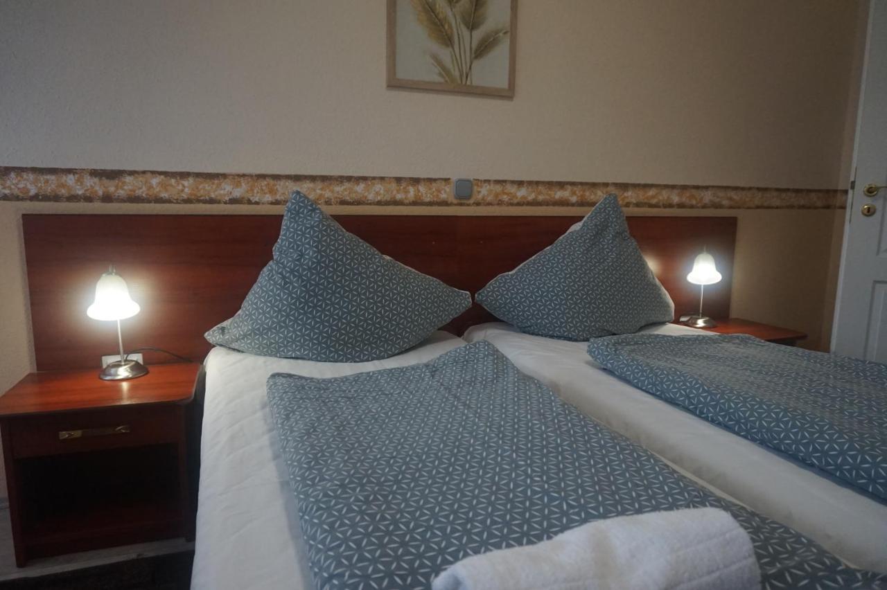 Hotel Ajka Uezlethaz Panzio Ajka Экстерьер фото