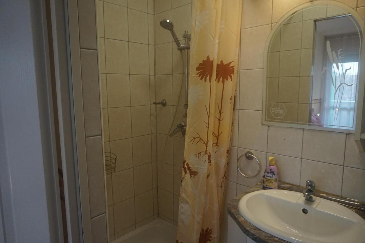 Hotel Ajka Uezlethaz Panzio Ajka Экстерьер фото