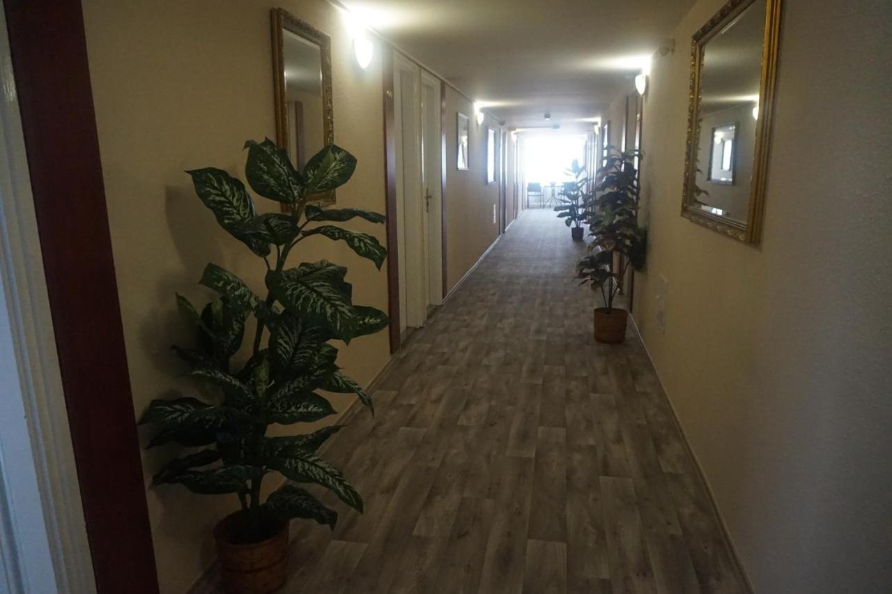 Hotel Ajka Uezlethaz Panzio Ajka Экстерьер фото