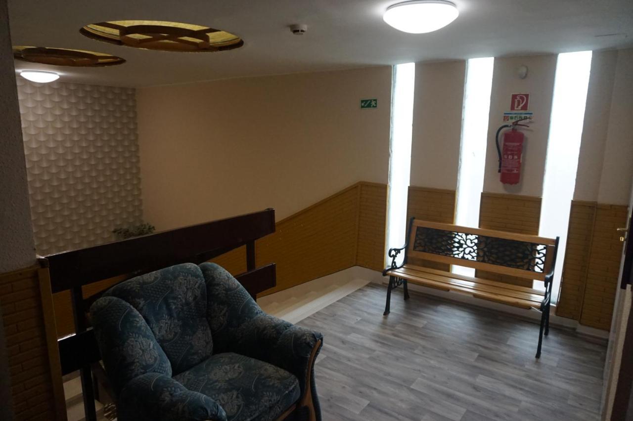 Hotel Ajka Uezlethaz Panzio Ajka Экстерьер фото
