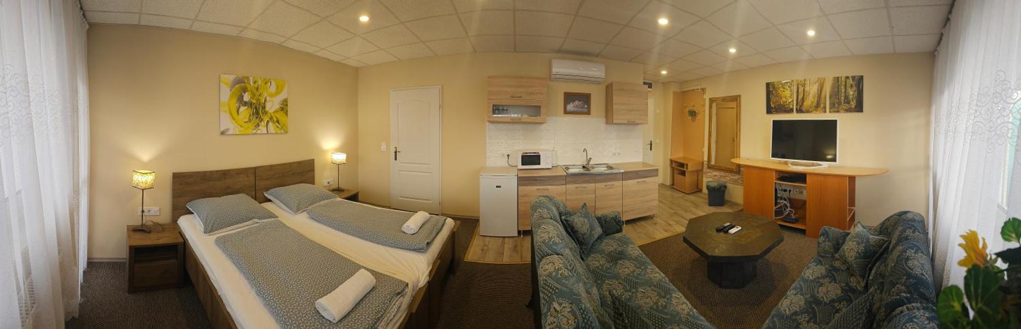 Hotel Ajka Uezlethaz Panzio Ajka Экстерьер фото